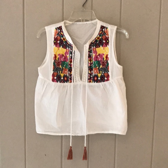 Embroidered Sleeveless White Boho Blouse - Picture 2 of 6